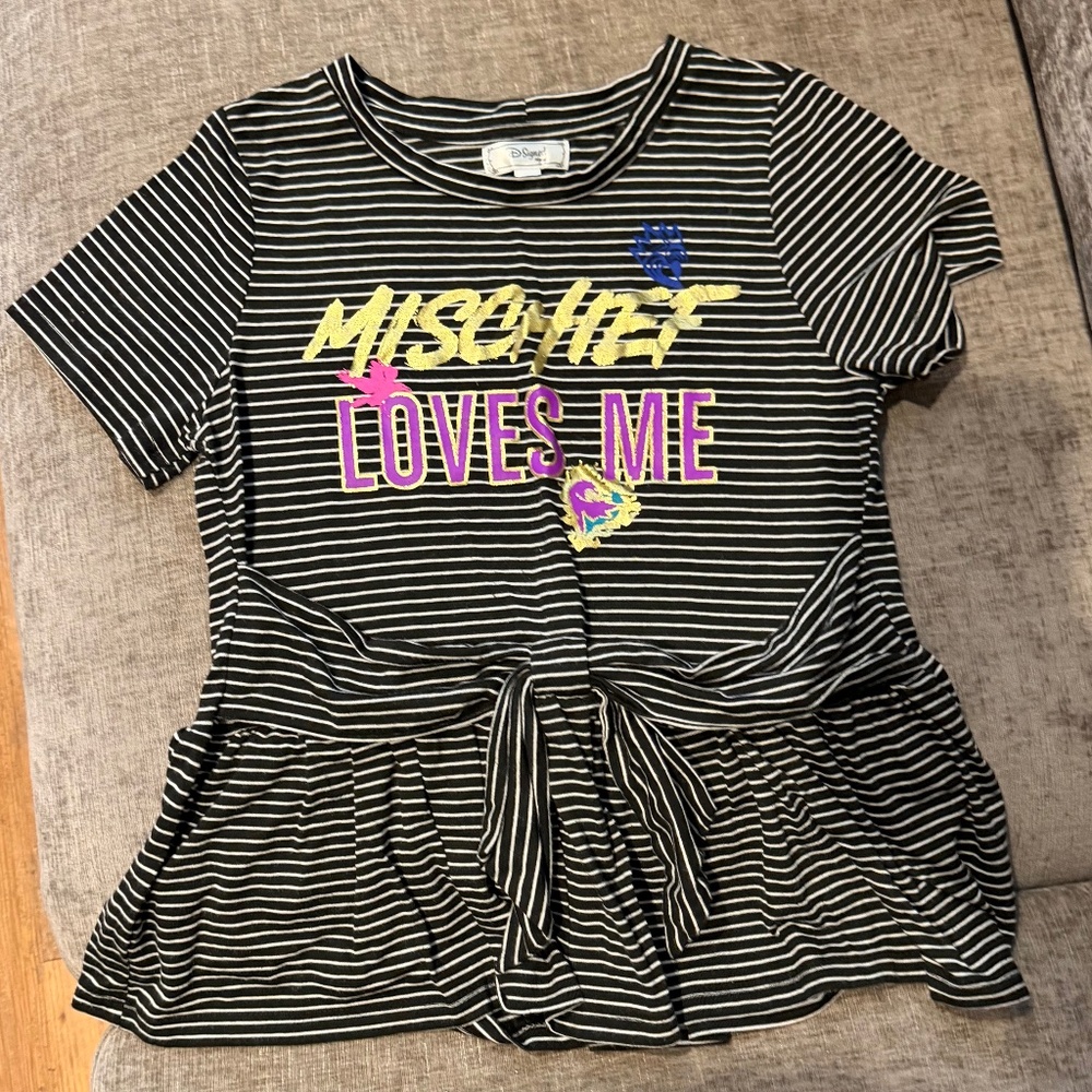 Disney Descendants shirt size 10/12